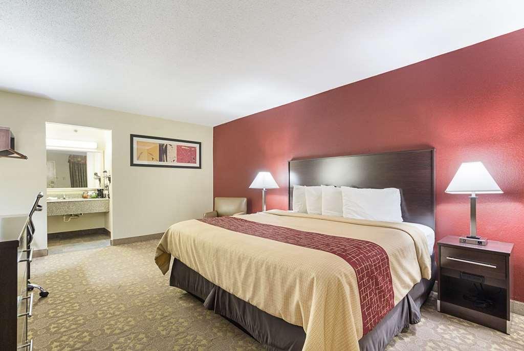 Red Roof Plus+ Dallas - 3*