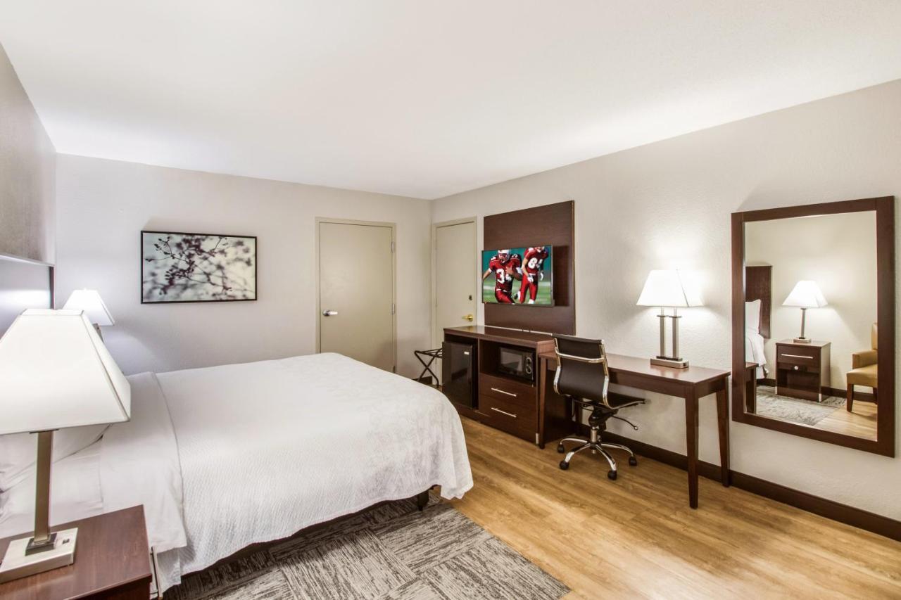 Hotel Red Roof Plus+ Dallas - Addison