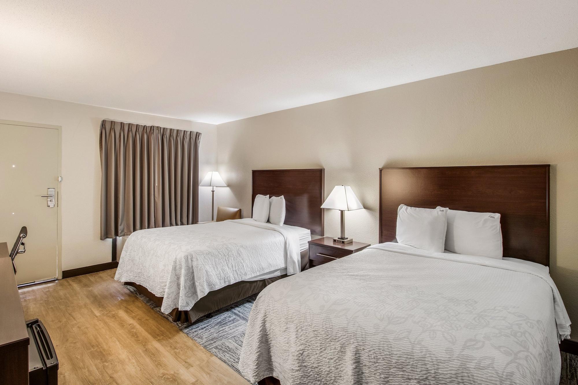 Hotel Red Roof Plus+ Dallas - 3*