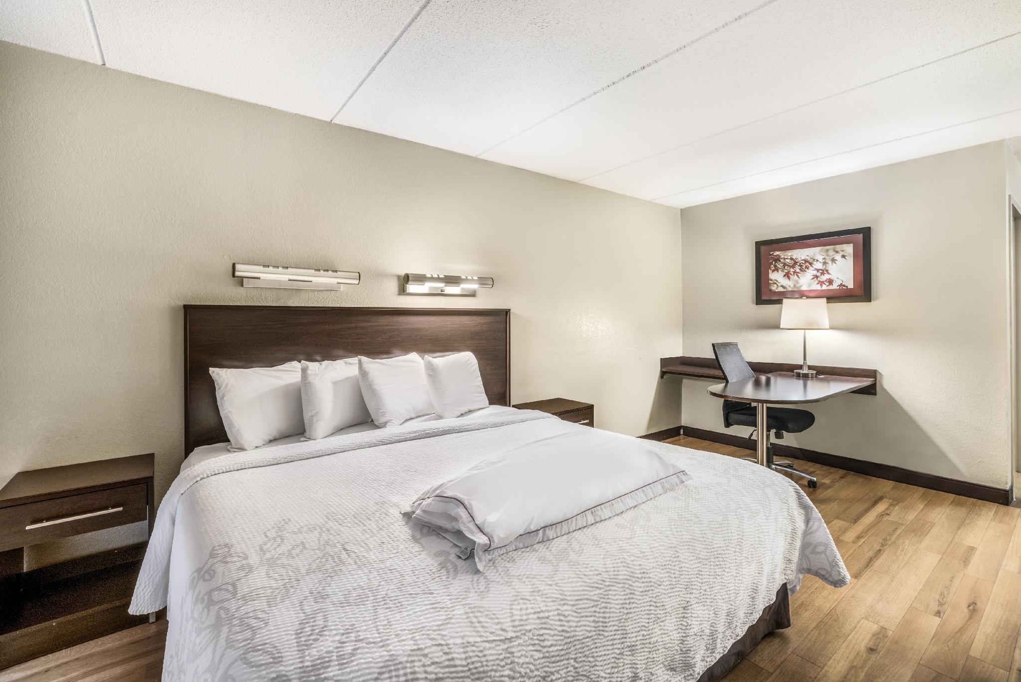 Hotel Red Roof Plus+ Dallas -
