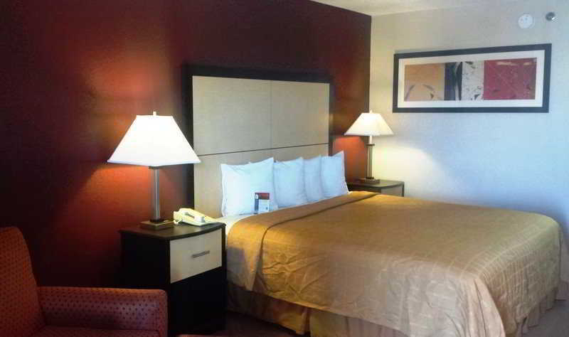 Red Roof Plus+ Dallas -