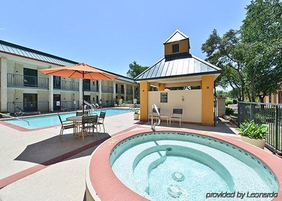 Red Roof Plus+ Dallas - Hotel